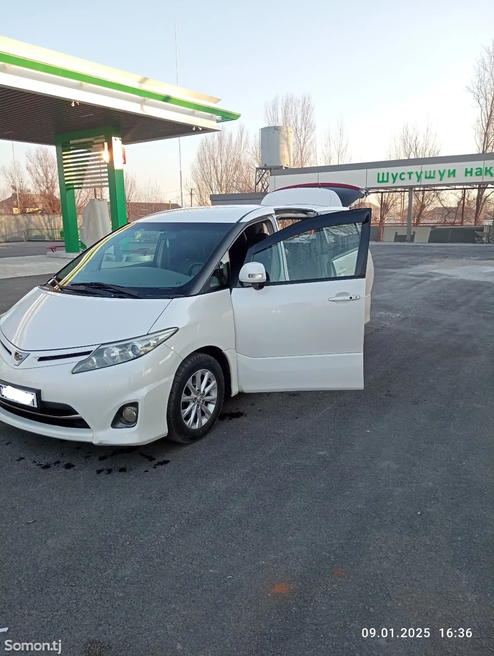 Toyota Estima, 2010-1