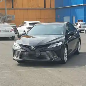 Toyota Camry, 2018