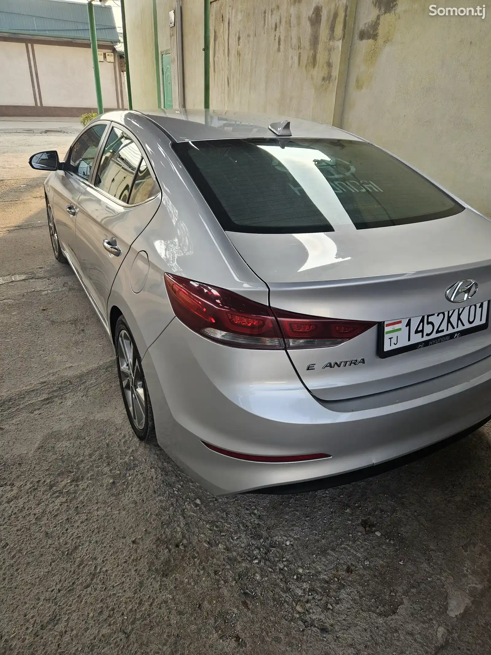 Hyundai Elantra, 2017-10