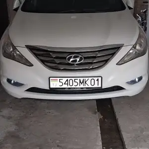 Hyundai Sonata, 2011