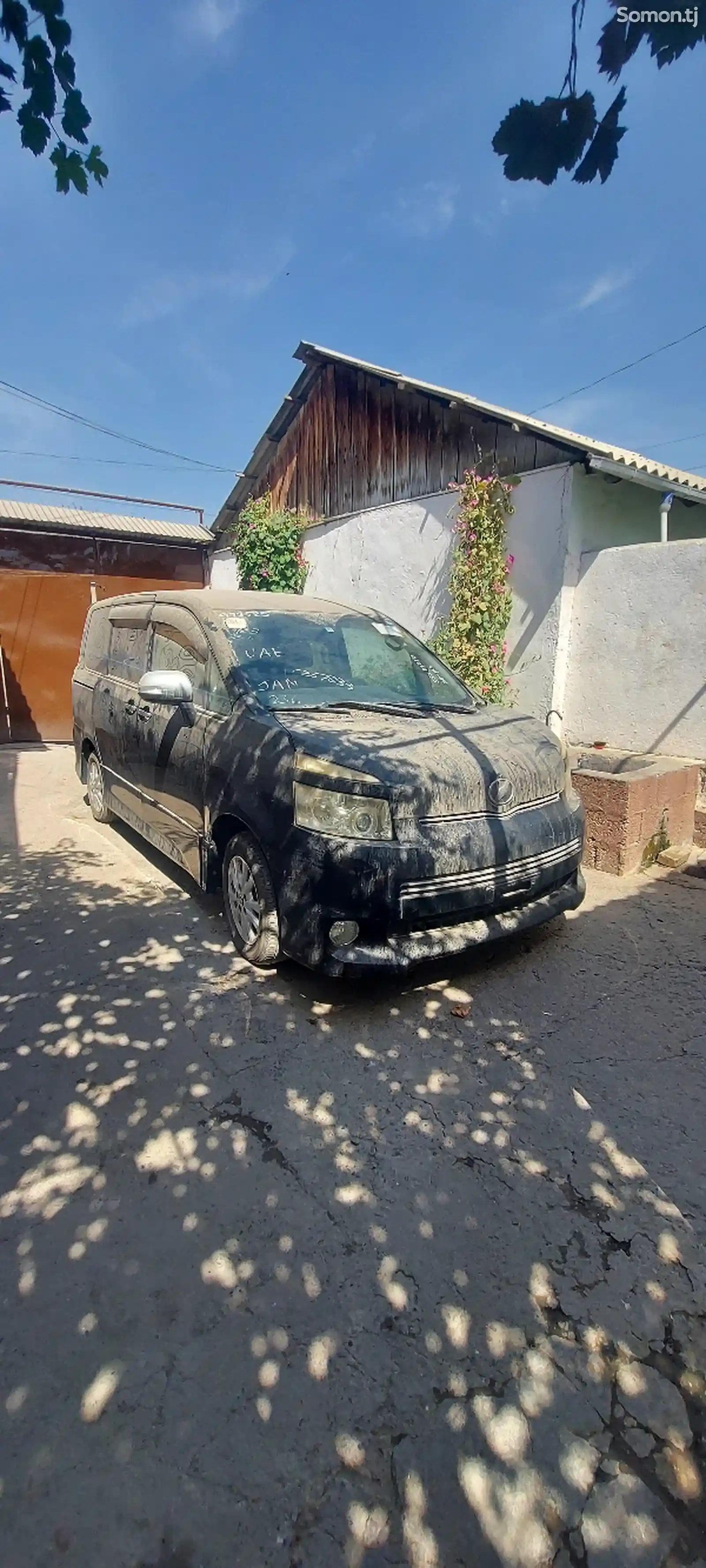 Toyota Voxy, 2011-7