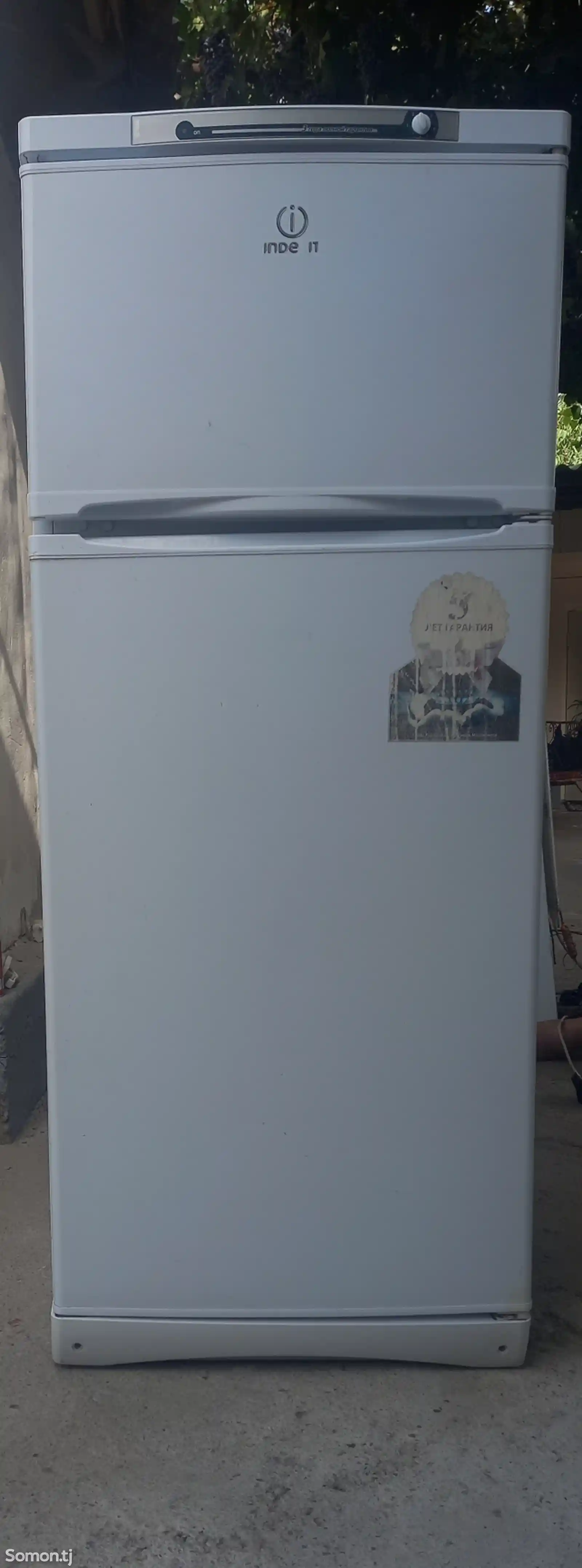 Холодильник indesit-3