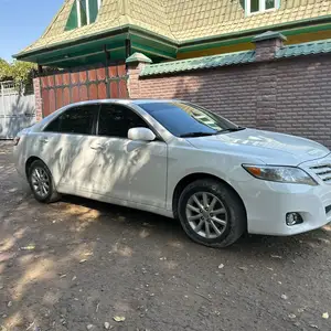 Toyota Camry, 2010