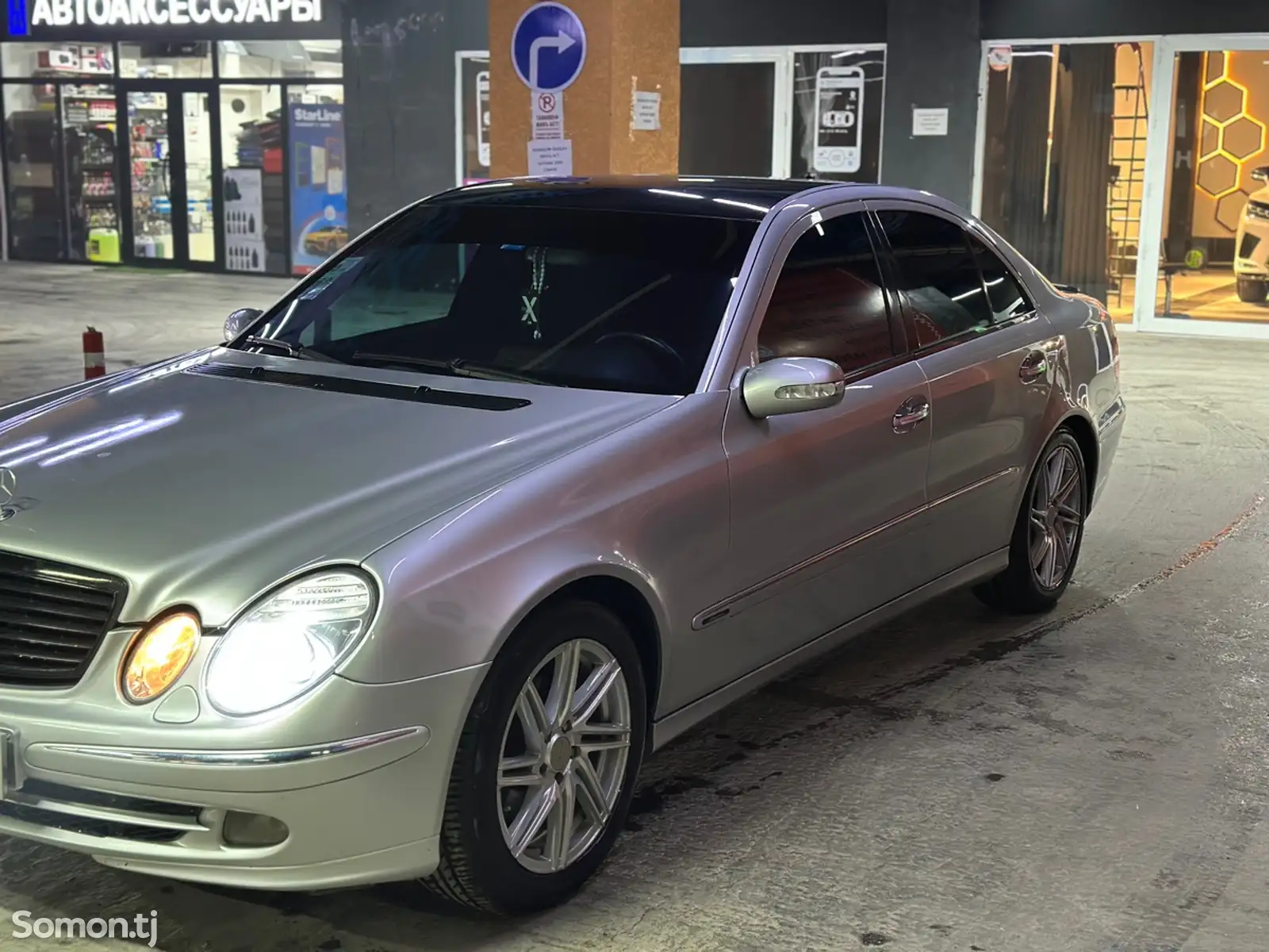 Mercedes-Benz E class, 2002-1