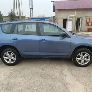 Toyota RAV 4, 2011