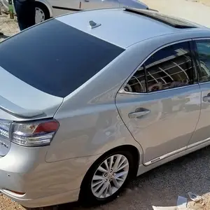 Lexus HS series, 2011