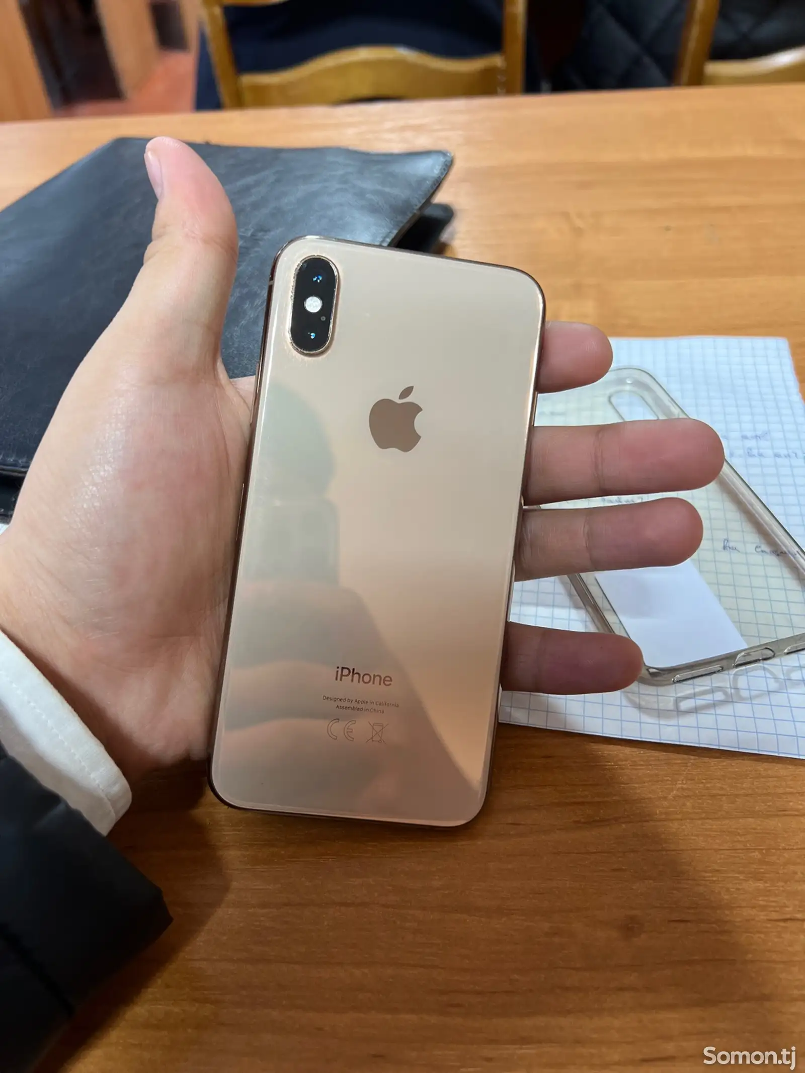 Apple iPhone Xs, 64 gb, Gold-1