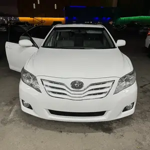 Toyota Camry, 2011