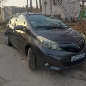 Toyota Vitz, 2011