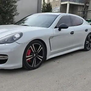 Porsche Panamera, 2012