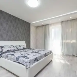 3-комн. квартира, 1 этаж, 100 м², Цирк