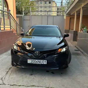 Toyota Camry, 2019