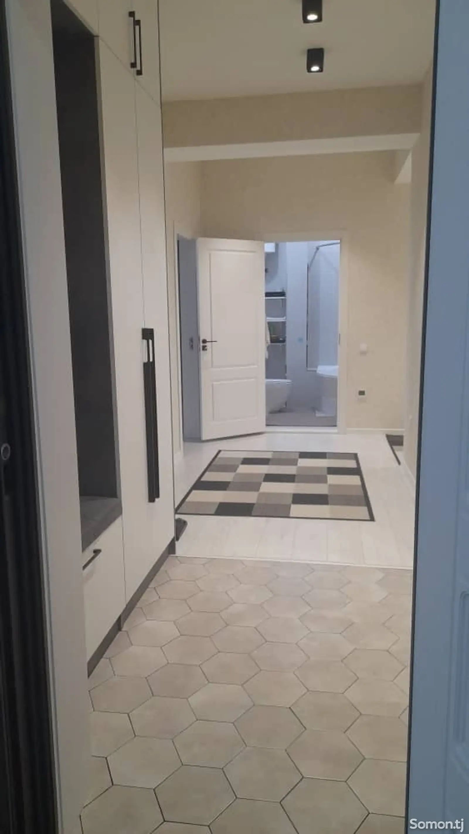 3-комн. квартира, 7 этаж, 105 м², ул. мира рядом супермаркет Оазис-1