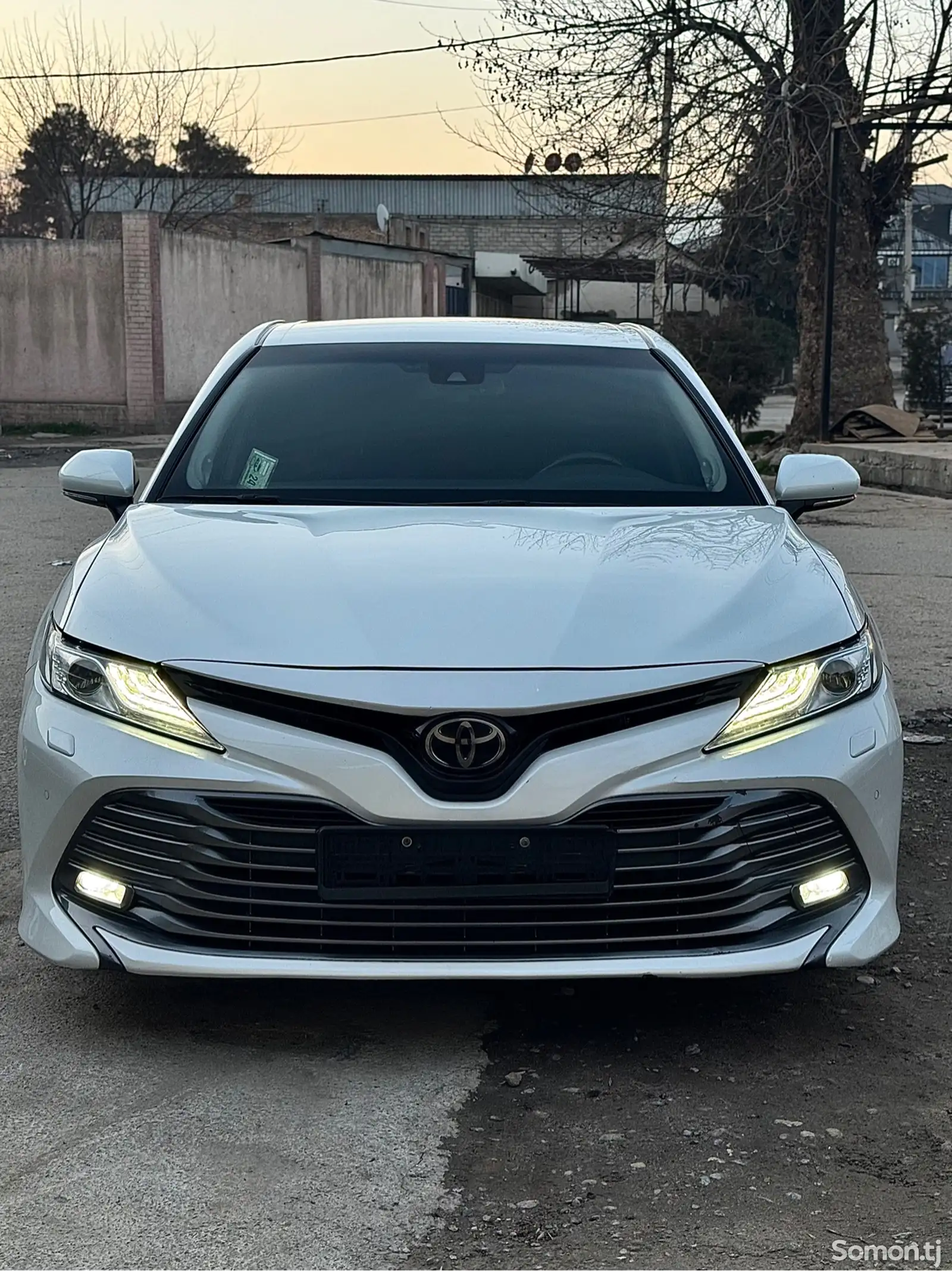 Toyota Camry, 2018-1