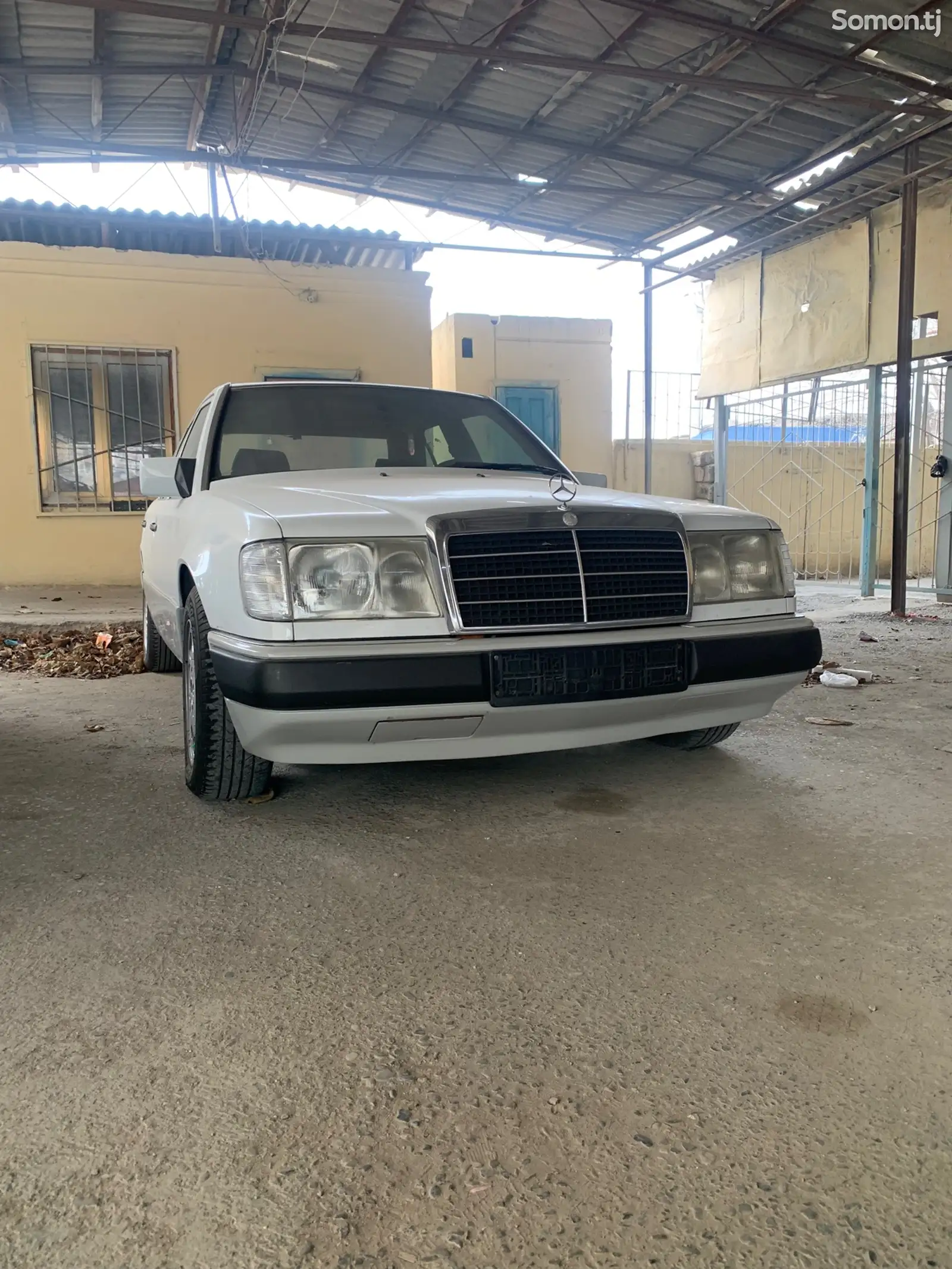 Mercedes-Benz W124, 1990-1