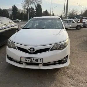 Toyota Camry, 2012