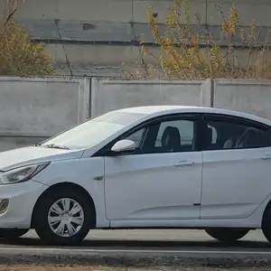 Hyundai Accent, 2015