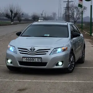 Toyota Camry, 2010