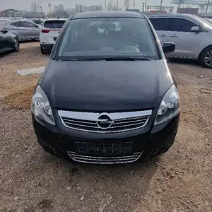 Opel Zafira, 2011