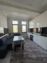 2-комн. квартира, 11 этаж, 74м², Сино-8