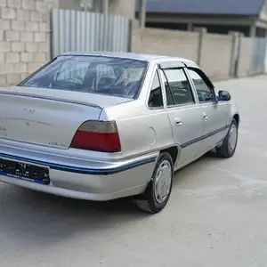 Daewoo Nexia, 1995