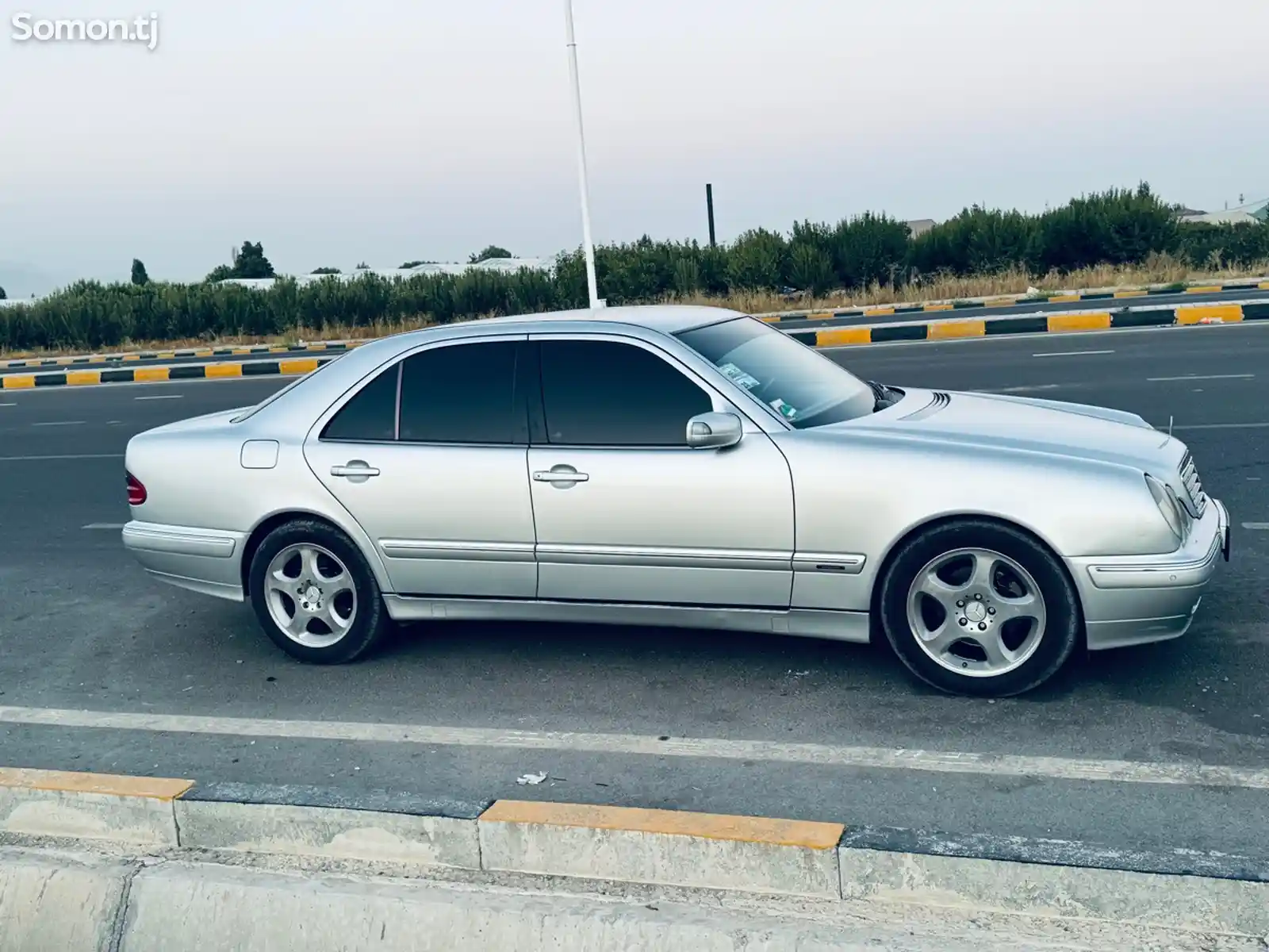 Mercedes-Benz E class, 2000-4