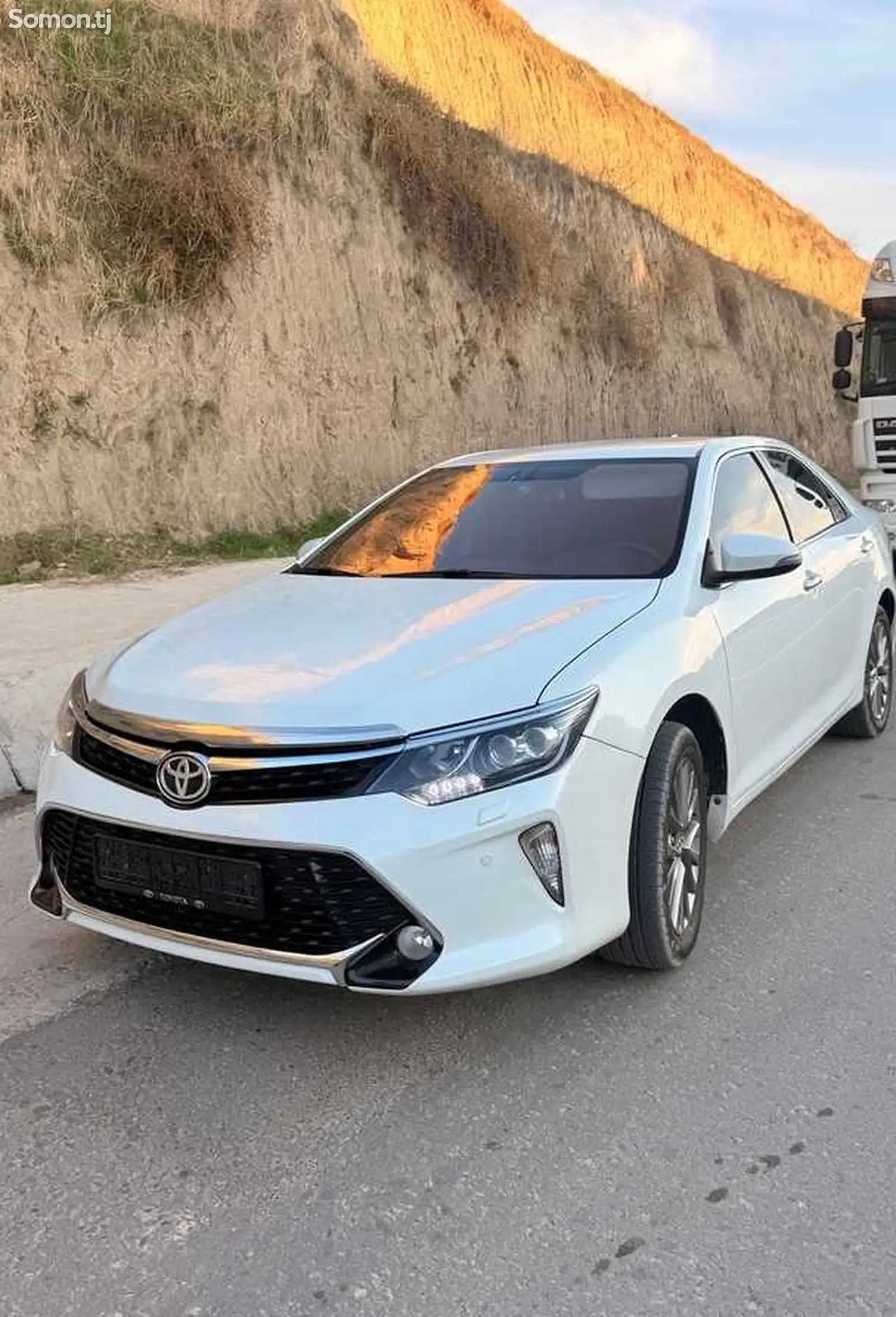 Toyota Camry, 2016-1