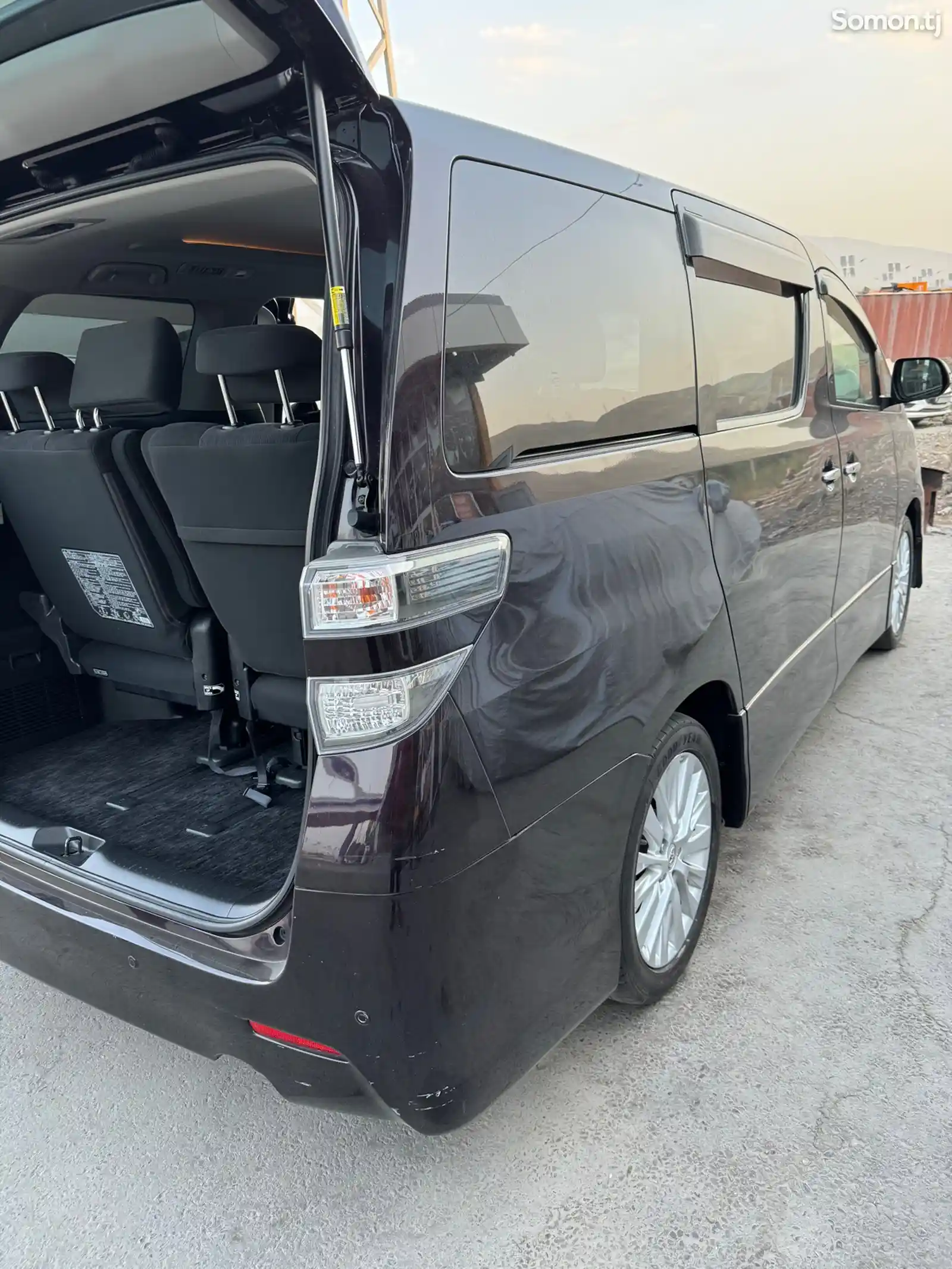 Toyota Vellfire, 2014-7