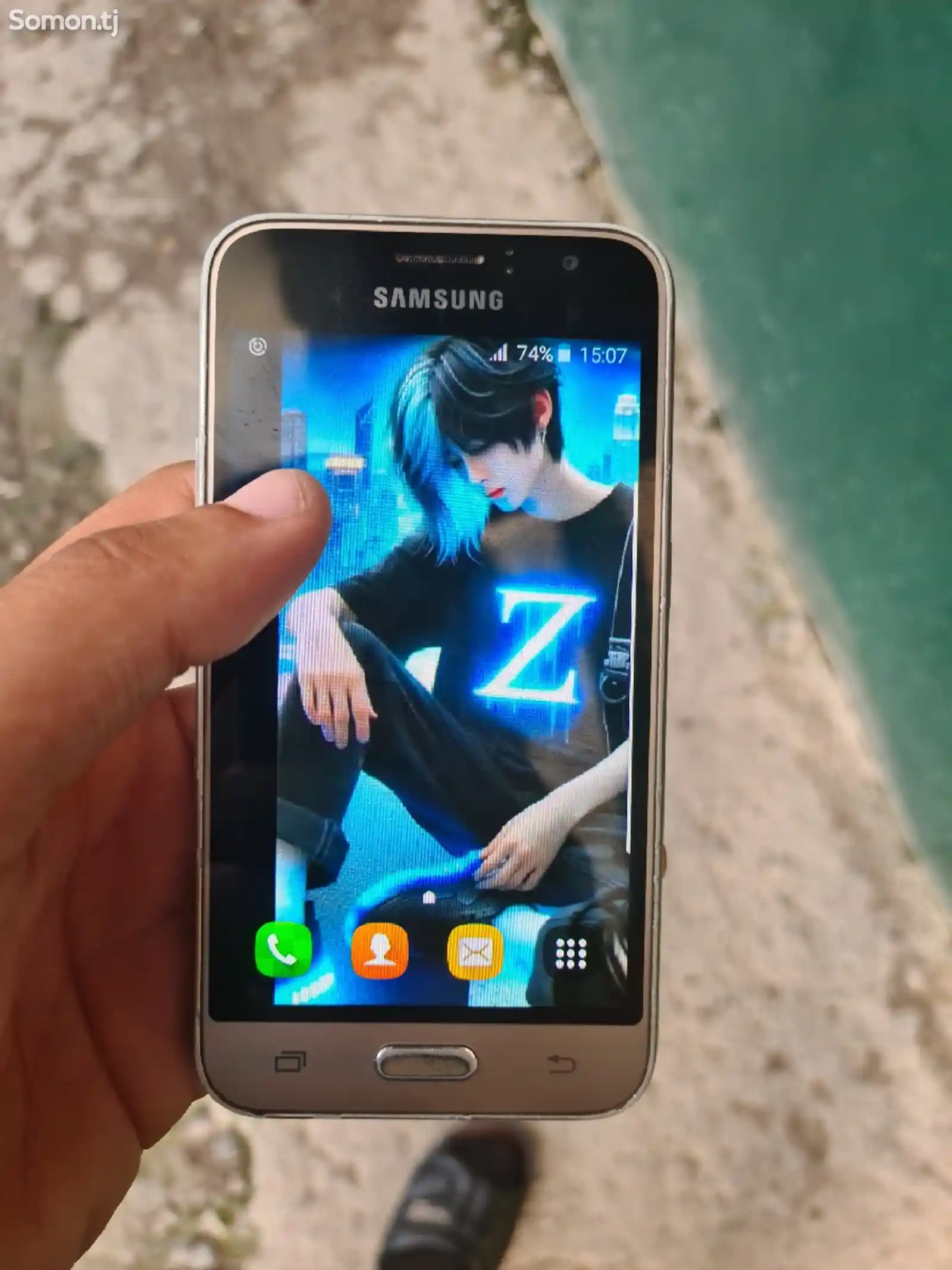 Samsung Galaxy J1.6-2