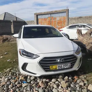 Hyundai Elantra, 2017