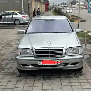 Лобовое стекло фиолетовый на Mercedes-Benz W202