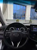 Toyota Camry, 2018-9