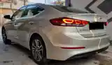 Hyundai Elantra, 2017-8