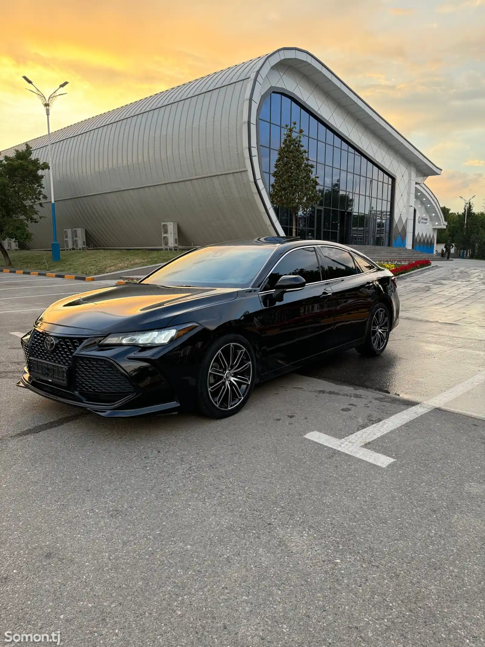 Toyota Avalon, 2019-10