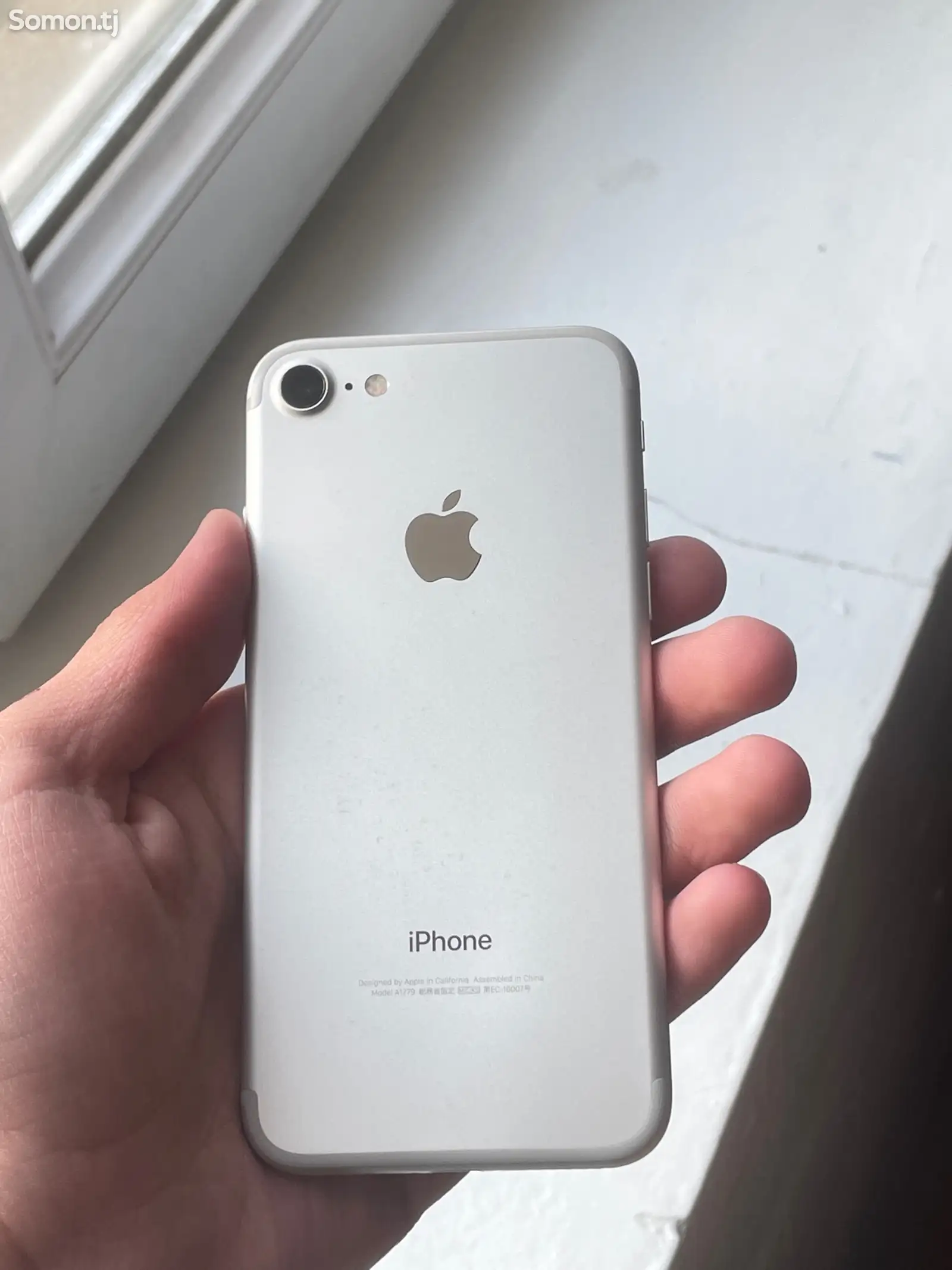 Apple iPhone 7, 32 gb-1