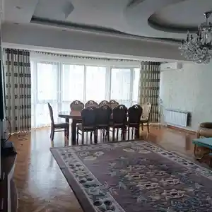 3-комн. квартира, 10 этаж, 140м², И.Сомони, Цум