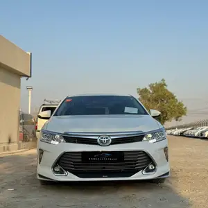 Toyota Camry, 2015