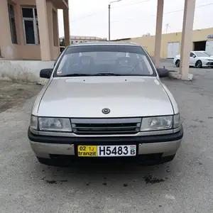 Opel Vectra A, 1990