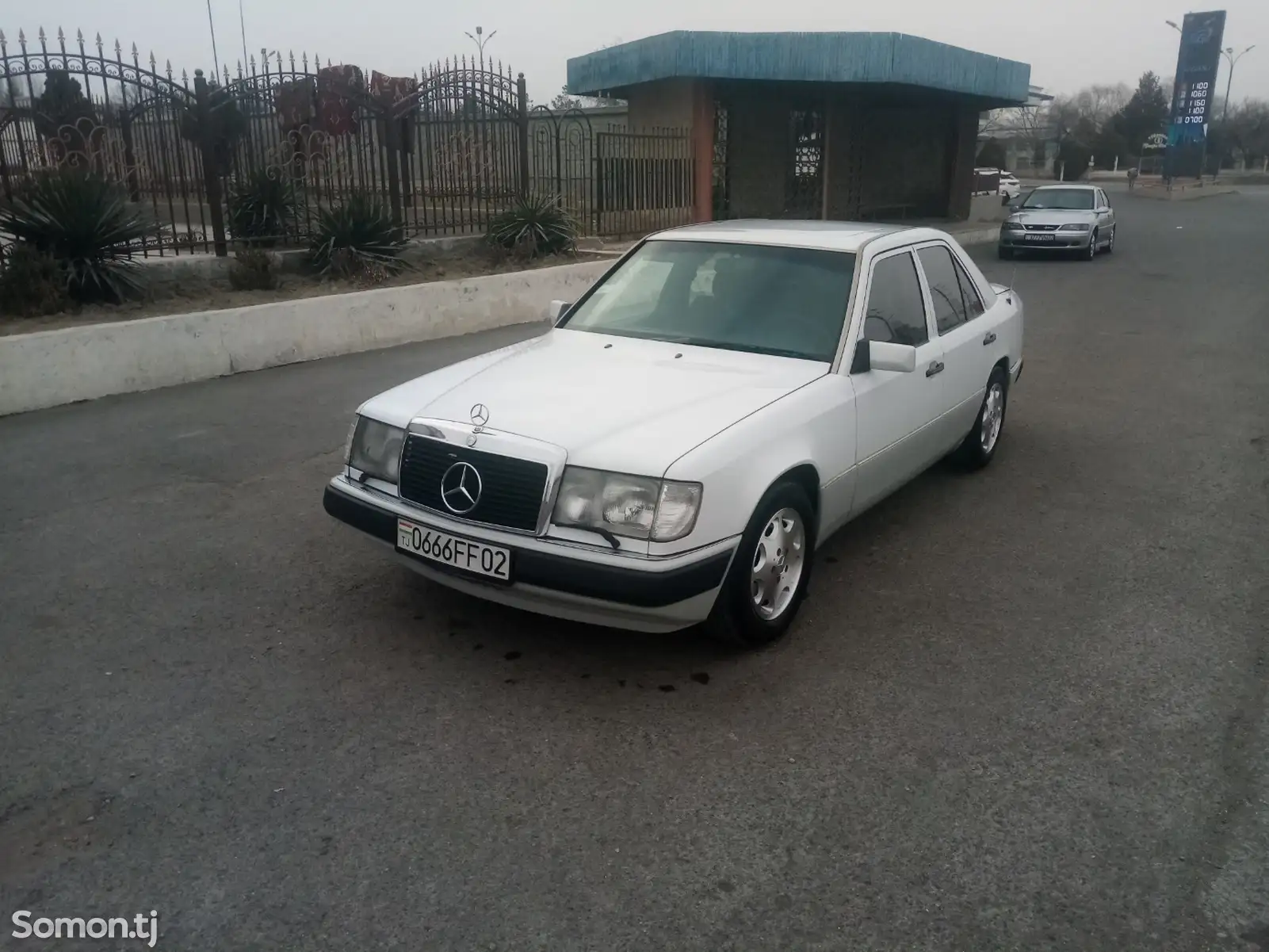 Mercedes-Benz W124, 1992-1