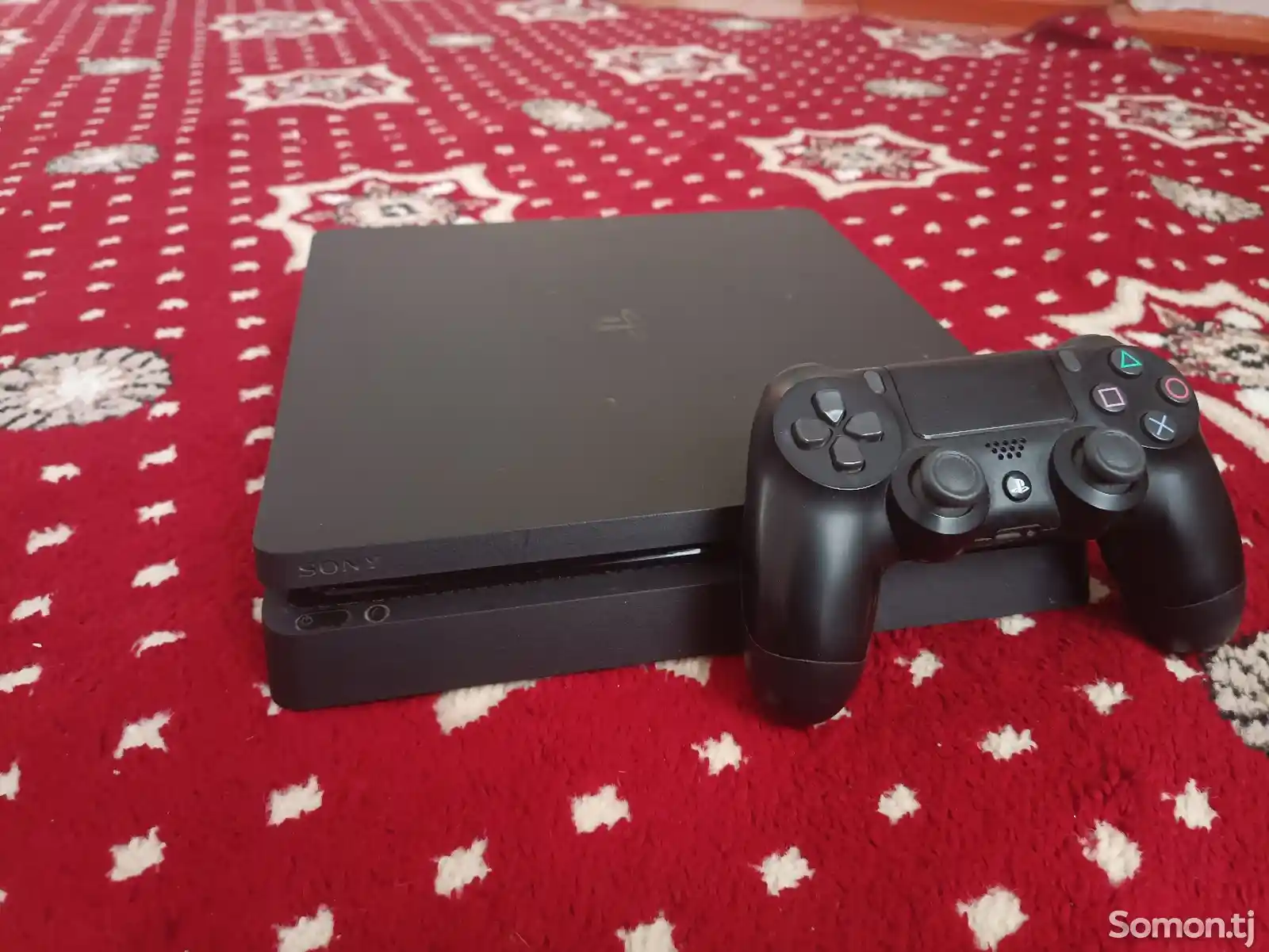 Игровая приставка Sony PlayStation 4 slim-2