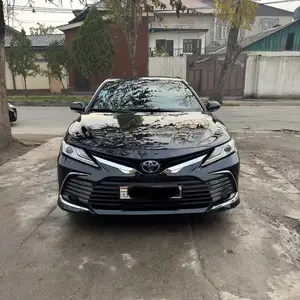 Toyota Camry, 2018