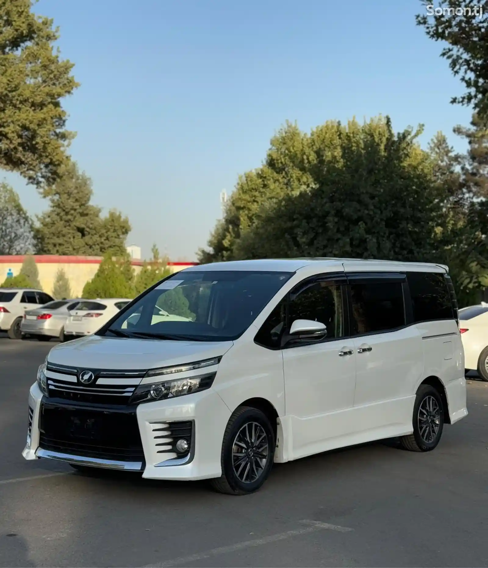 Toyota Voxy, 2014-1