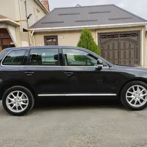 Volkswagen Touareg, 2005