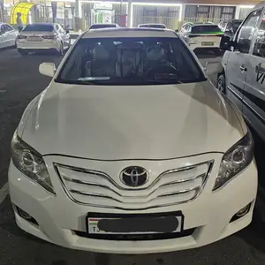 Toyota Camry, 2011