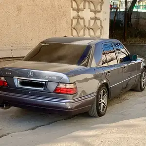 Mercedes-Benz W124, 1995