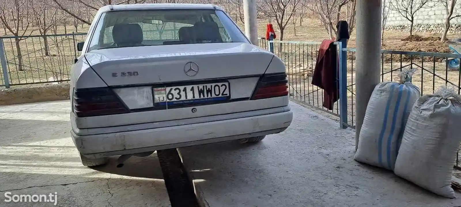 Mercedes-Benz W124, 1990-2