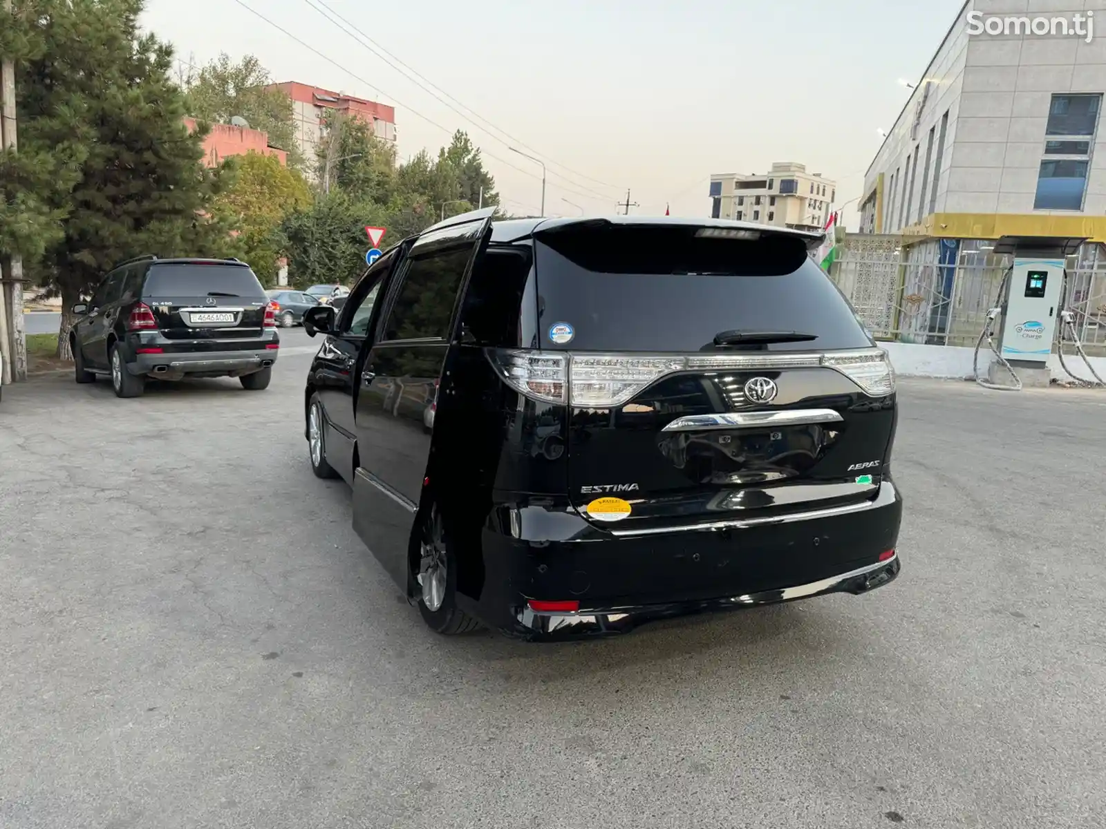 Toyota Estima, 2015-11