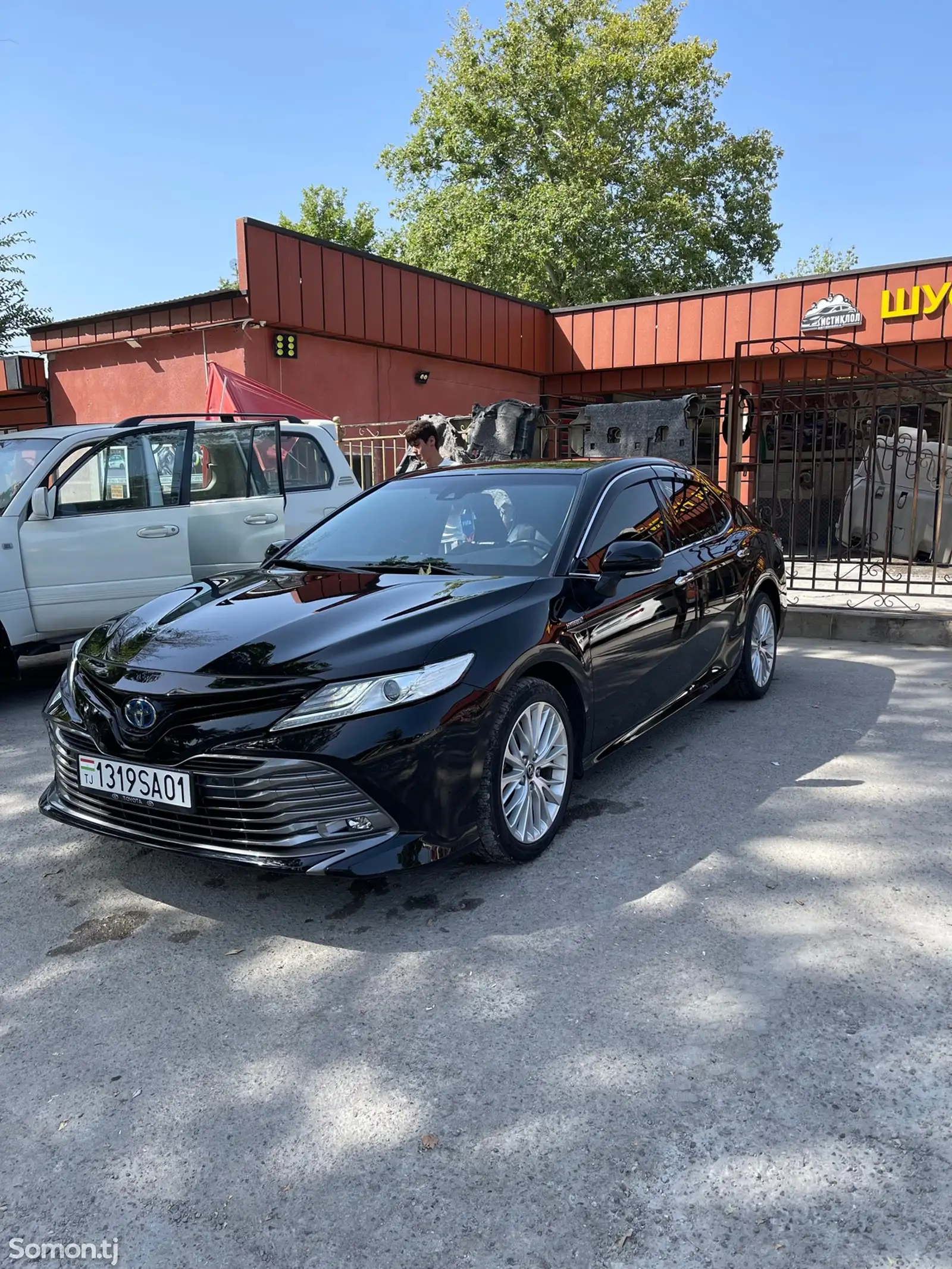 Toyota Camry, 2018-1