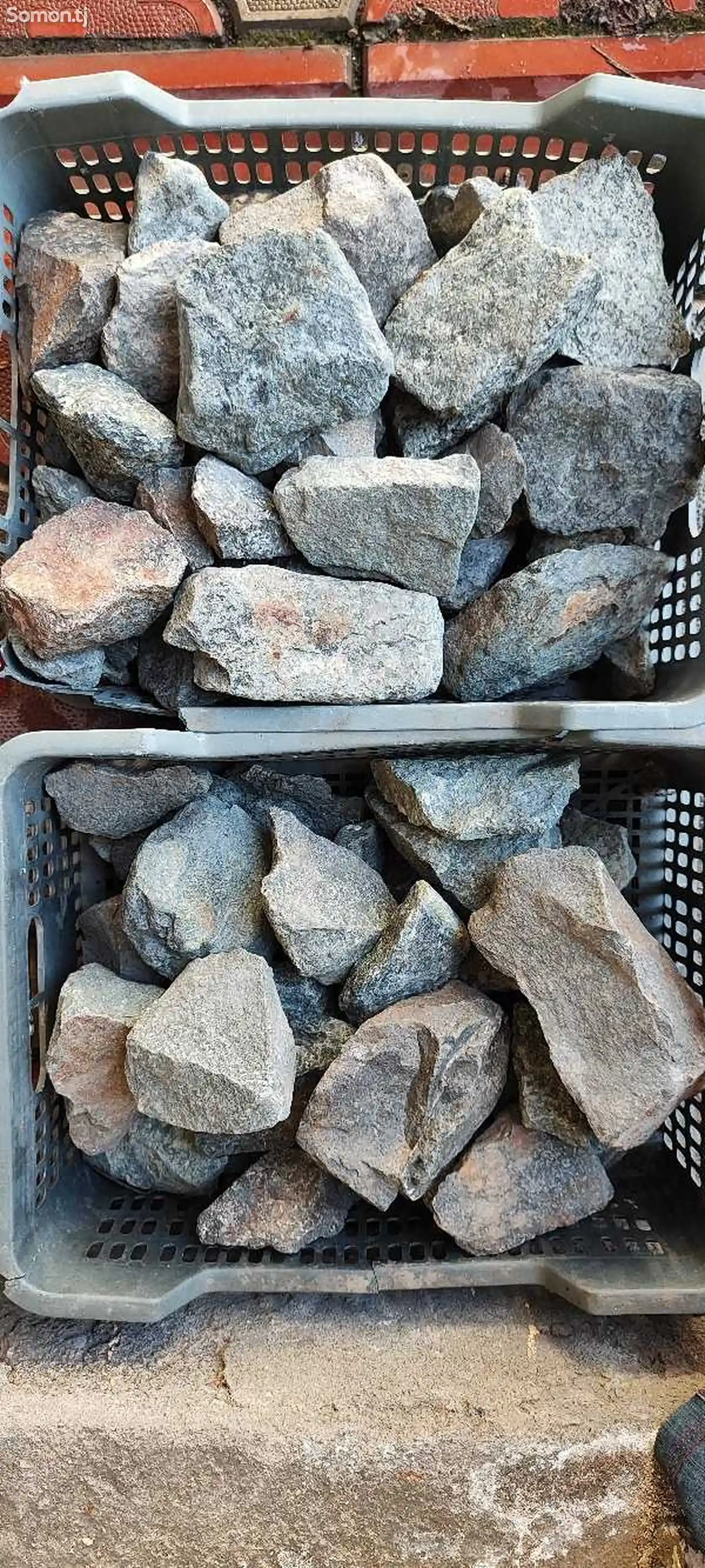 Вулканический камень-1