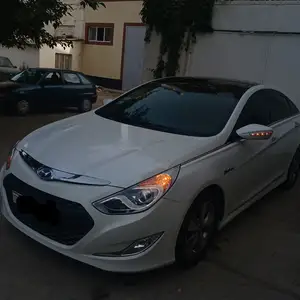 Hyundai Sonata, 2012